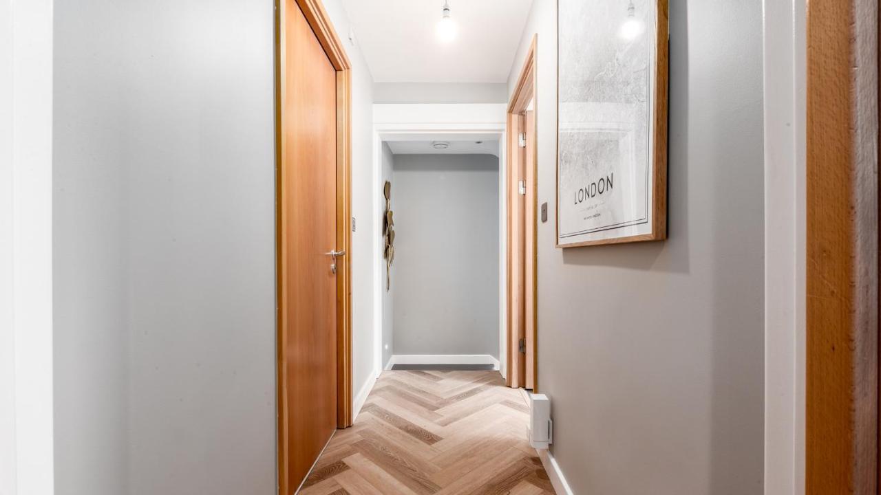 London'S Modern Nuance Apartment - Battersea Exteriér fotografie